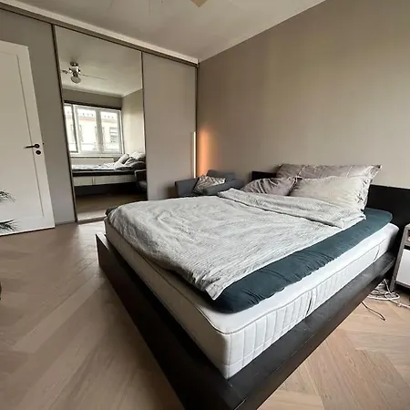 Modern Top-floor Apartment, Leilighet