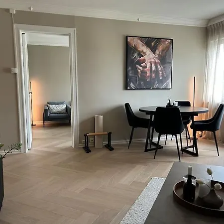 Modern Top-floor Apartment, Leilighet *